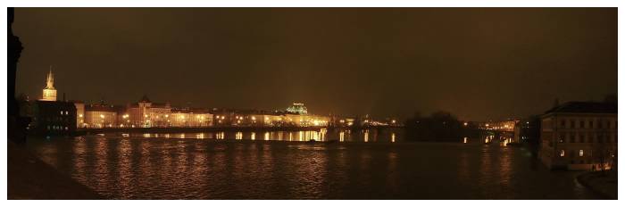 Vltavafloden by night.
